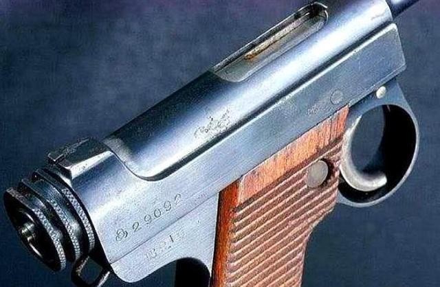 武器大盘点，堪称史上最烂的三把枪，最后一把“自杀都无法保证”