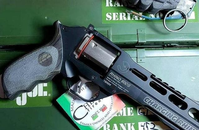 武器大盘点，堪称史上最烂的三把枪，最后一把“自杀都无法保证”