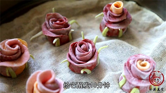 2种花样花卷的做法