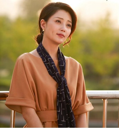 演员殷桃:一段失败的婚姻,情史一波三折,42岁依旧未婚