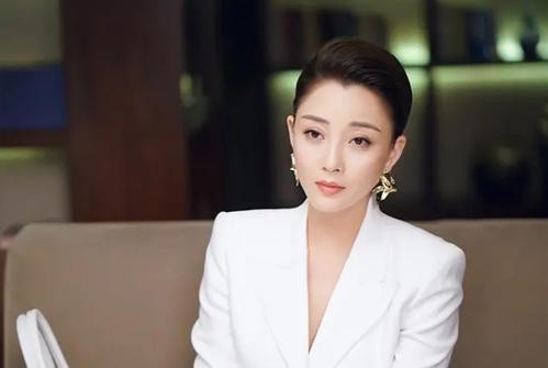 演员殷桃:一段失败的婚姻,情史一波三折,42岁依旧未婚