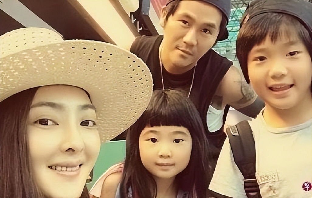 曹格深夜示爱前妻吴速玲,称依然爱她,发出求救信号直呼很痛苦