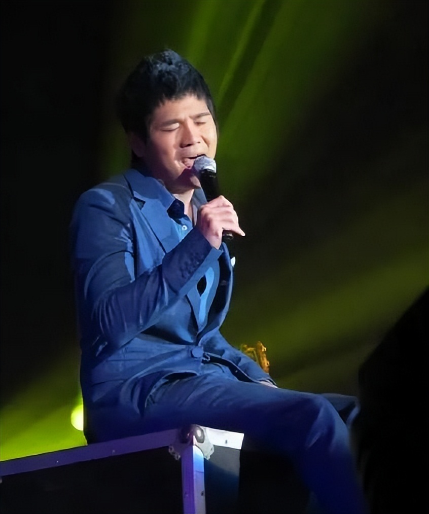 曹格深夜示爱前妻吴速玲,称依然爱她,发出求救信号直呼很痛苦