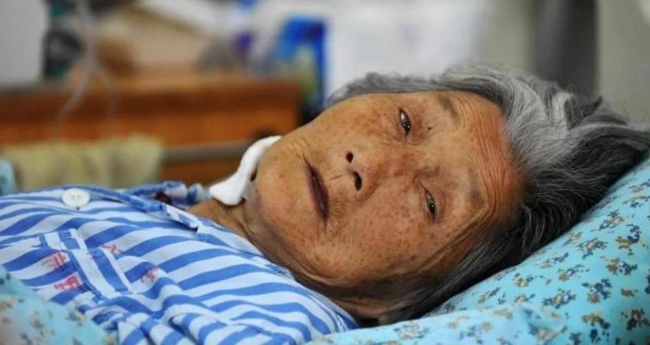 被活埋的瘫痪母亲（儿子活埋79岁瘫痪母亲）