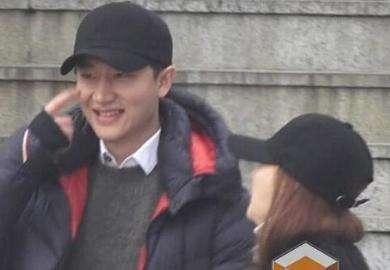 黄轩恋情曝光,他晒图拍了拍女朋友承认,网友赞他有担当