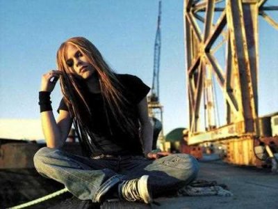 艾薇儿最好听的10首歌,每首都是经典!(艾薇尔最好的十支曲子!)