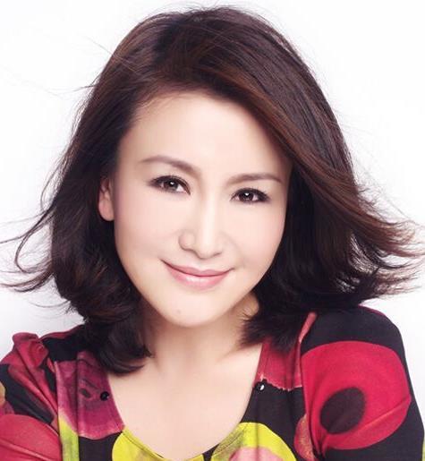 曾是“最美警花”,嫁大23岁知名导演,今50岁可老公已经过世5年