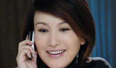 曾是“最美警花”,嫁大23岁知名导演,今50岁可老公已经过世5年