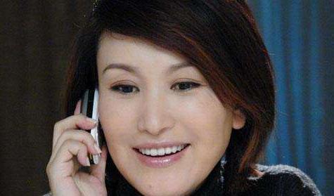 曾是“最美警花”,嫁大23岁知名导演,今50岁可老公已经过世5年