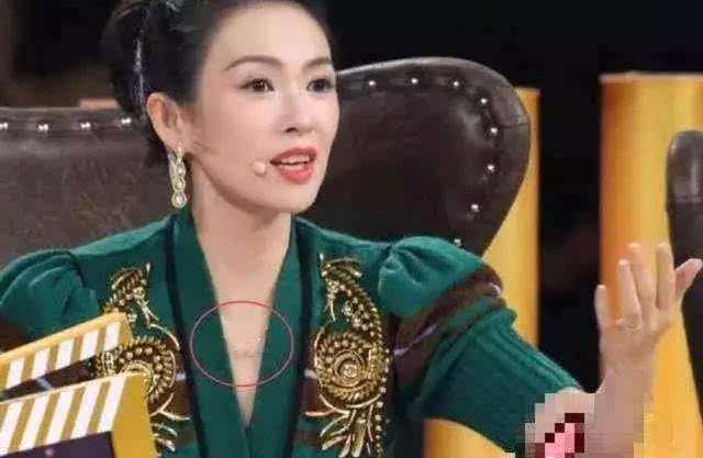 章子怡到底有多爱汪峰?一条项链说明了一切,爱不爱一目了然!