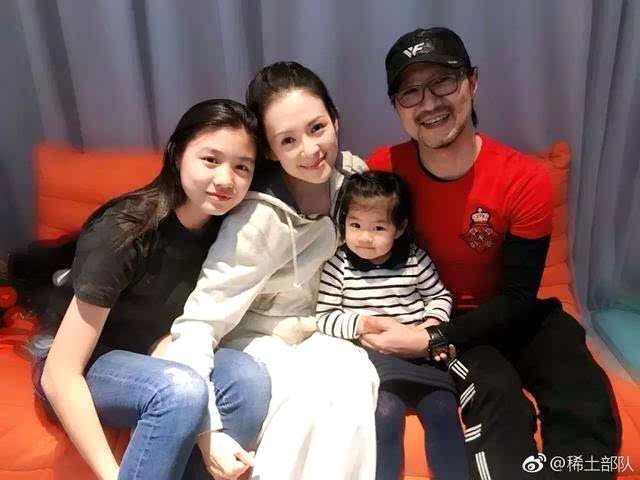 章子怡到底有多爱汪峰?一条项链说明了一切,爱不爱一目了然!