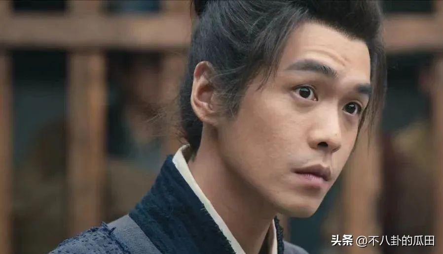 刚开播就排名第一,张若昀又出“王炸”剧,看完4集我会追到底