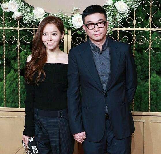 张靓颖冯轲离婚添实锤,尚雯婕发声力挺:急功近利的男友配不上她