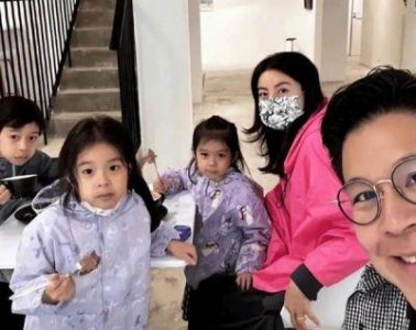 从郭晶晶与李湘女儿的成长对比看“穷养”和“富养”的差异