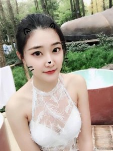 ​遇害空姐生活照曝光, 一看就是个有钱的主, 网友: 为何不去坐专车