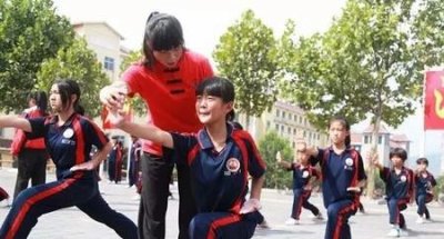 ​男孩子学武术好不好(男孩学武术还是跆拳道)