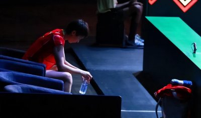 王曼昱发声祝孙颖莎夺冠,感谢马琳帮助