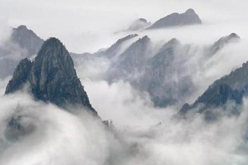 横看成岭侧成峰侧远近高低各不同是什么山