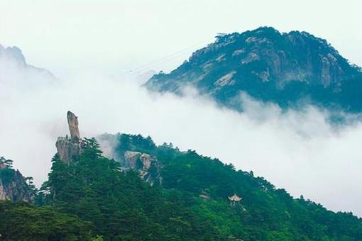 横看成岭侧成峰侧远近高低各不同是什么山