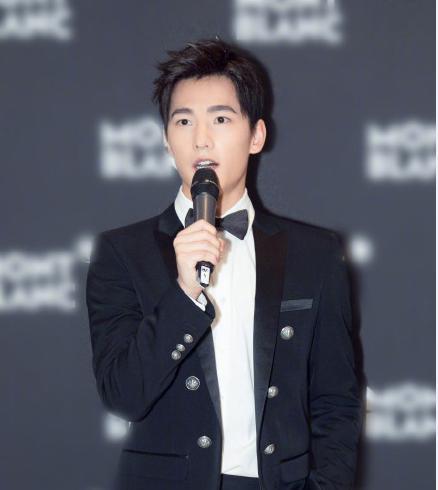 杨洋发微博只有六个字,网友却哭笑不得 而工作人员很无奈