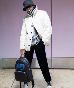 杨洋发微博只有六个字,网友却哭笑不得 而工作人员很无奈