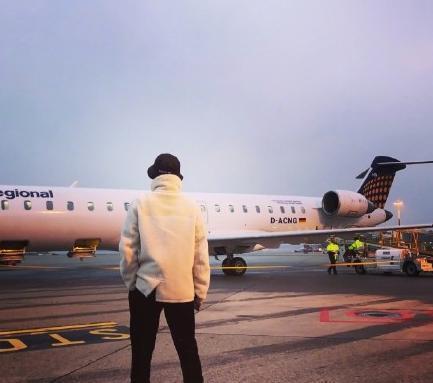 杨洋发微博只有六个字,网友却哭笑不得 而工作人员很无奈