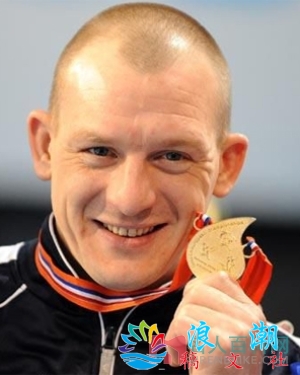 萨乌丁人物海报