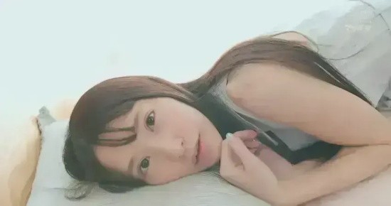 呆、萌、痴、纯的天使亚梦写真合集,含情脉脉的大眼萌妹!