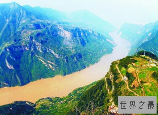 中国最长的河流——长江 以其丰富的资源养育着一代代的人们