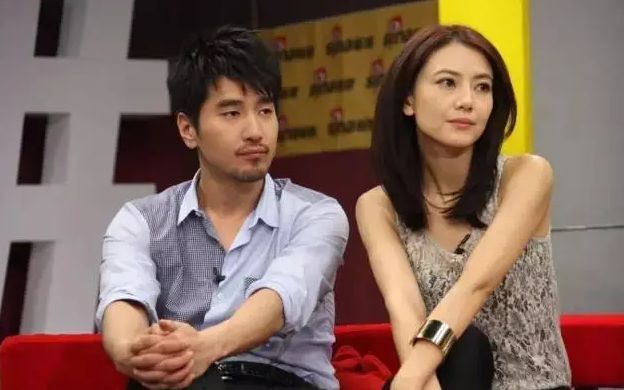 高圆圆爸爸强迫赵又廷听京剧 画面太有喜感了!