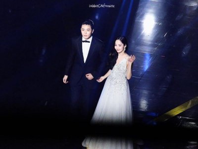 ​金材昱、朴敏英合体啦！如童话般走出来，网友：请原地结婚吧