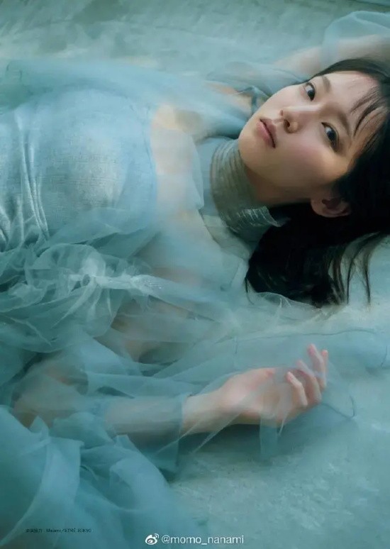 吉冈里帆ins写真鉴赏,气质干净五官精致!