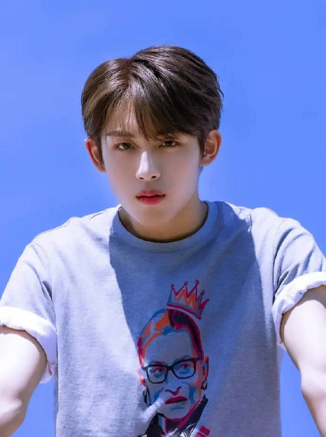 董思成向粉丝解释不回归的原因:那个时候我在剧组