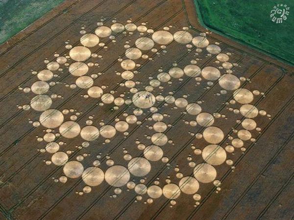 那些神秘的麦田怪圈