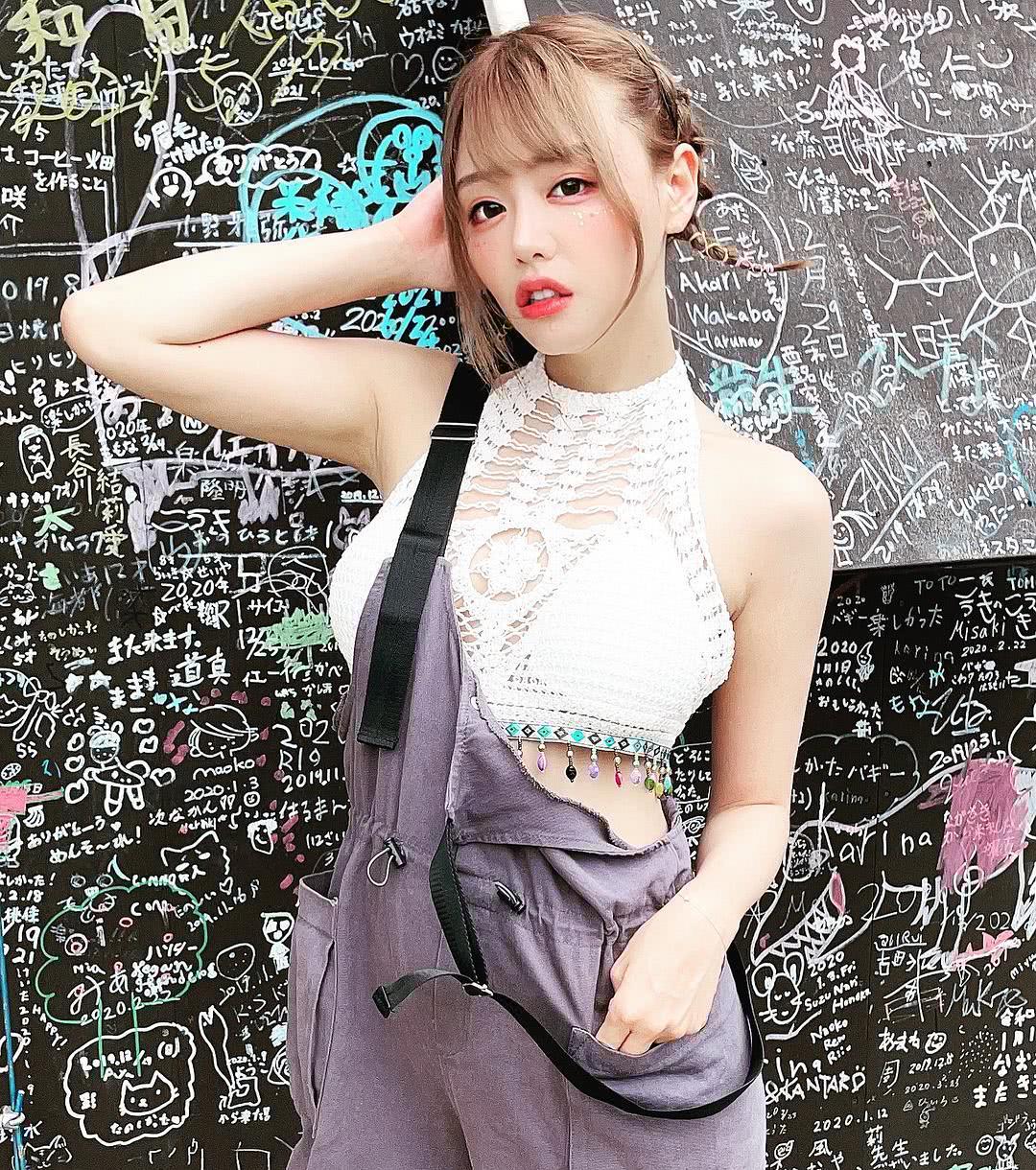 浜崎真绪个人资料写真作品