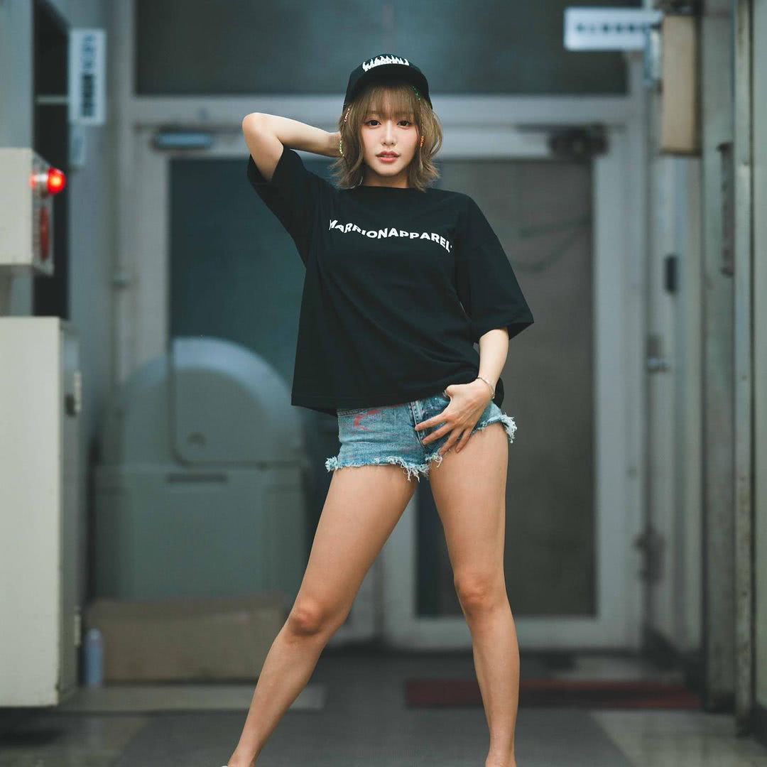 浜崎真绪个人资料写真作品