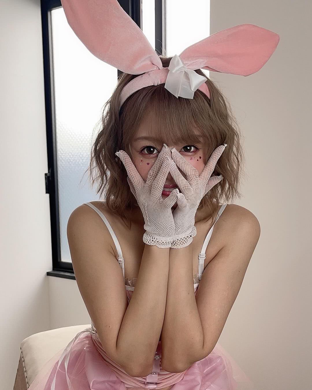 浜崎真绪个人资料写真作品