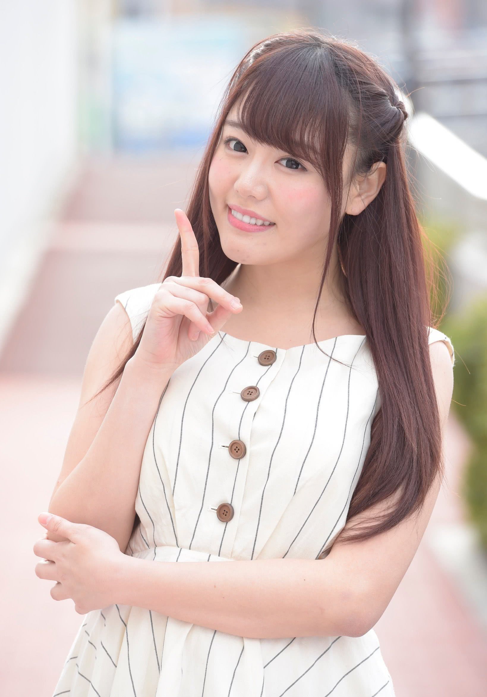 浜崎真绪个人资料写真作品