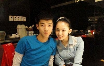 娜扎工作室辟谣恋情:与秦亦铭14年如亲人家人