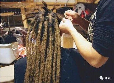 李小璐被卓伟拍到跟PG one过夜,却跟贾乃亮说自己做头发去了…