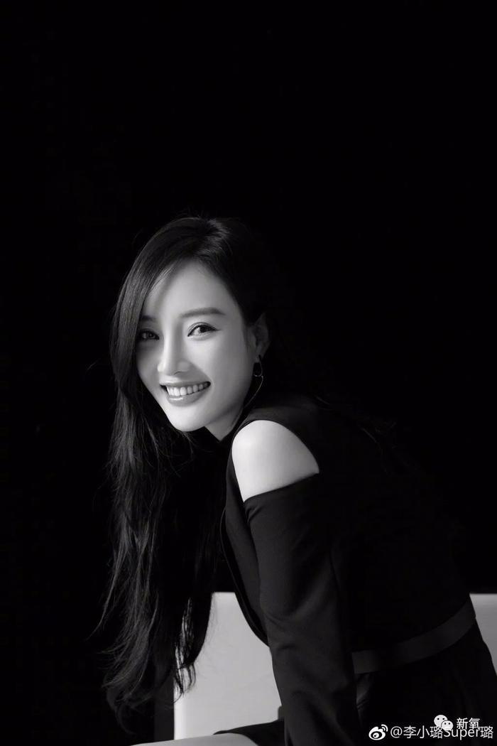 李小璐被卓伟拍到跟PG one过夜,却跟贾乃亮说自己做头发去了…