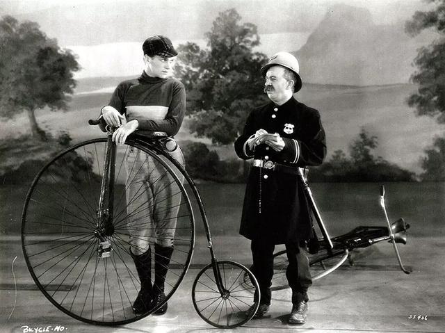 关于绿野仙踪的十部电影(歌舞片长久不衰80年绿野仙踪的贡献)(9)