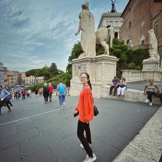 高露个人资料(黄轩唯一承认过的女友)