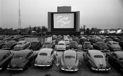 汽车电影院历史(汽车电影院会火么)