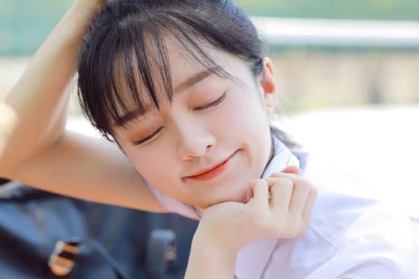 女孩子哭了安慰的套路,女孩子哭了怎么安慰