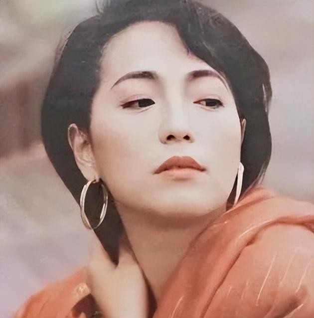 苑琼丹电视剧(苑琼丹三次向男友求婚被拒)