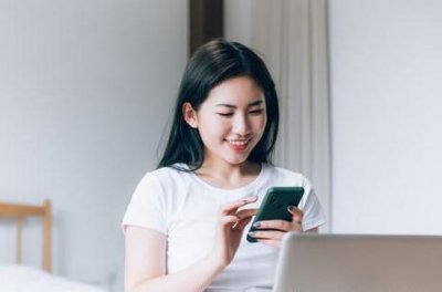 幽默的和女生聊天方法,用傲娇风趣去吸引女生