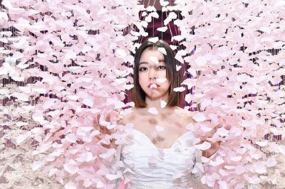 ​张靓颖新男友意外曝光，是和前夫结婚时的伴郎，网友：都是缘份！