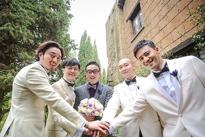 张靓颖新男友意外曝光,是和前夫结婚时的伴郎,网友:都是缘份!