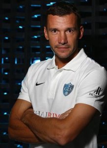 乌克兰核弹头舍普琴科和现在的卡瓦尼、本泽马水平差不多吗?